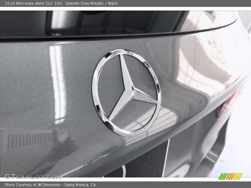 Selenite Grey Metallic / Black 2019 Mercedes-Benz GLC 300