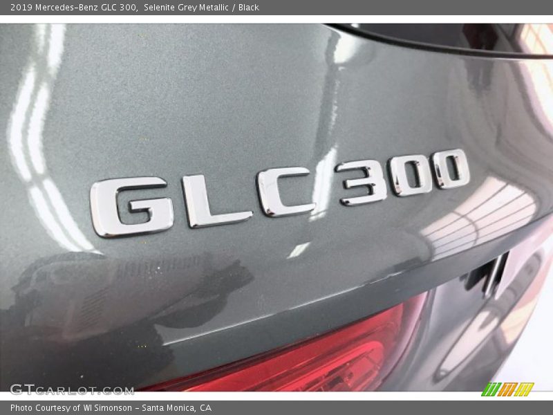 Selenite Grey Metallic / Black 2019 Mercedes-Benz GLC 300