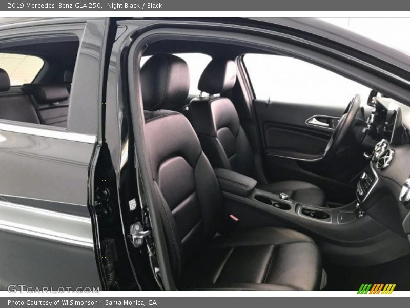 Night Black / Black 2019 Mercedes-Benz GLA 250