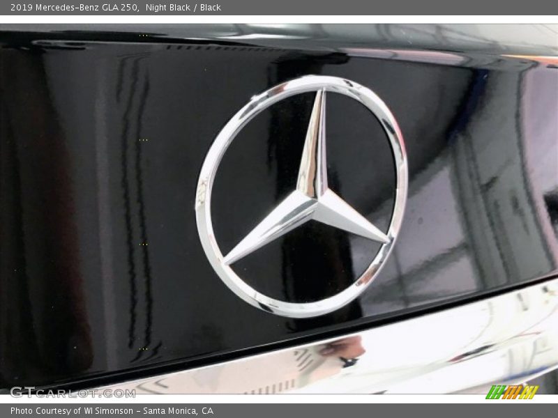 Night Black / Black 2019 Mercedes-Benz GLA 250
