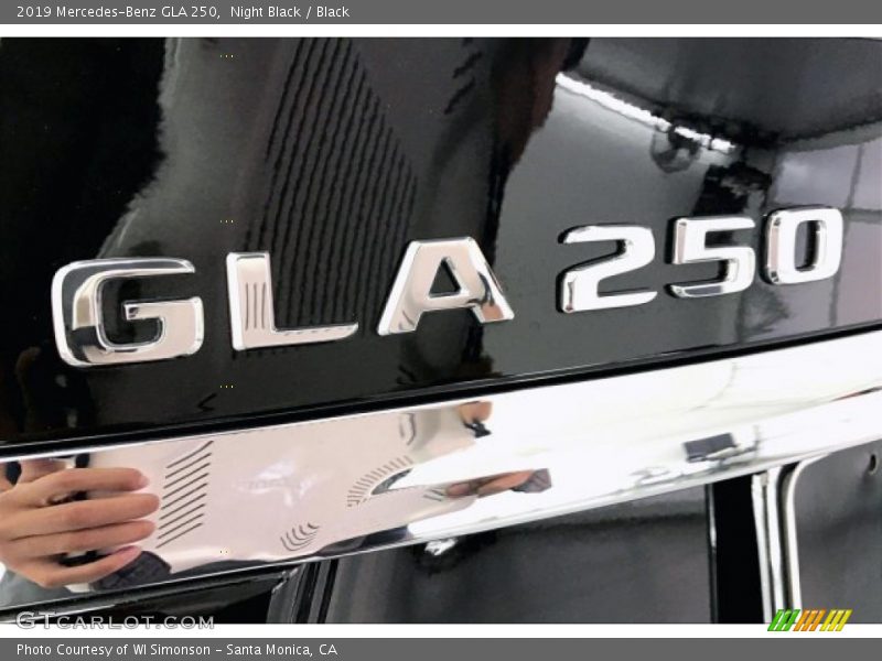 Night Black / Black 2019 Mercedes-Benz GLA 250