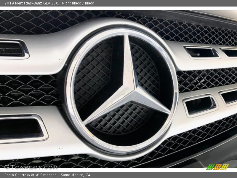 Night Black / Black 2019 Mercedes-Benz GLA 250