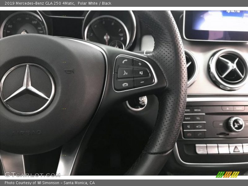  2019 GLA 250 4Matic Steering Wheel