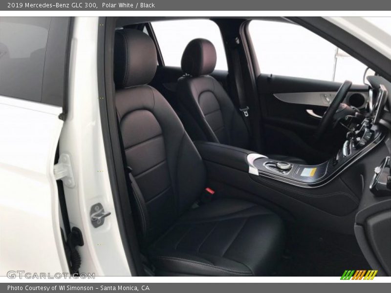 Polar White / Black 2019 Mercedes-Benz GLC 300