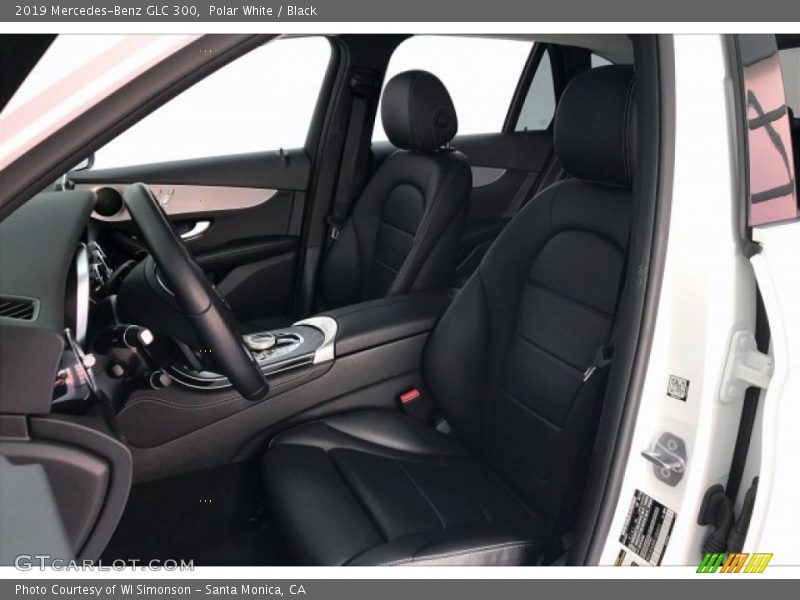 Polar White / Black 2019 Mercedes-Benz GLC 300