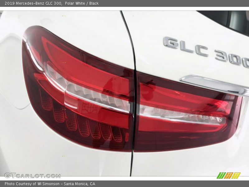 Polar White / Black 2019 Mercedes-Benz GLC 300