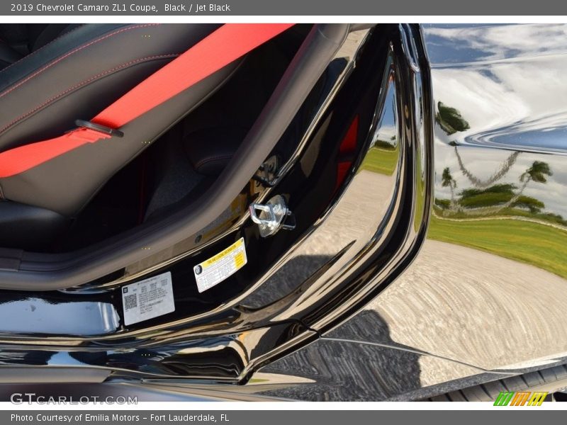 Black / Jet Black 2019 Chevrolet Camaro ZL1 Coupe