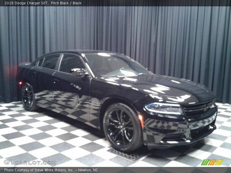 Pitch Black / Black 2018 Dodge Charger SXT