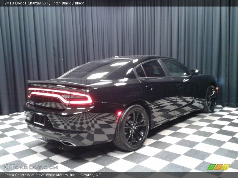 Pitch Black / Black 2018 Dodge Charger SXT