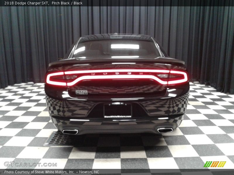 Pitch Black / Black 2018 Dodge Charger SXT