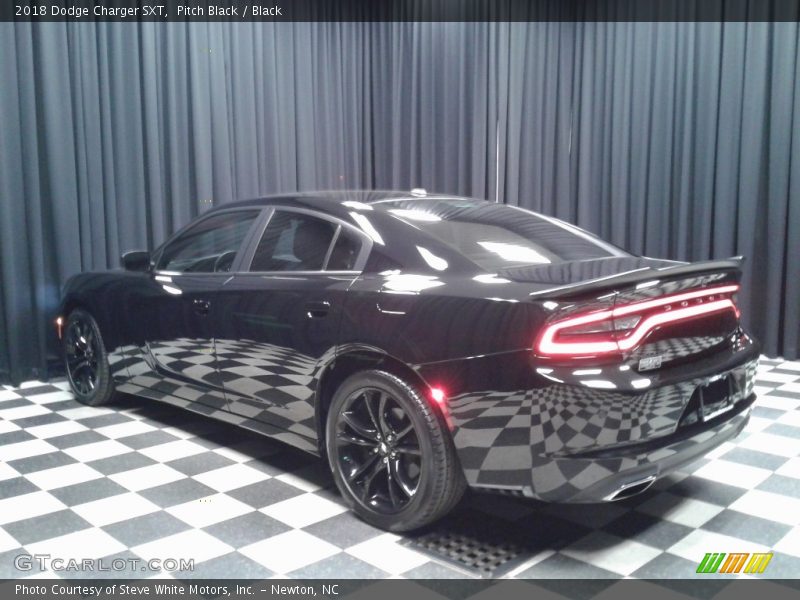 Pitch Black / Black 2018 Dodge Charger SXT