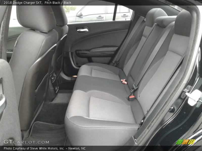 Pitch Black / Black 2018 Dodge Charger SXT