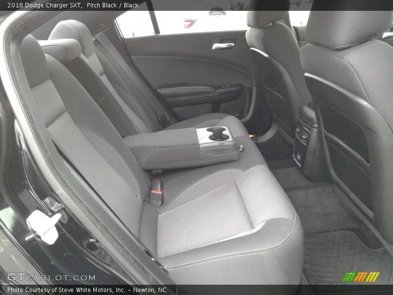 Pitch Black / Black 2018 Dodge Charger SXT