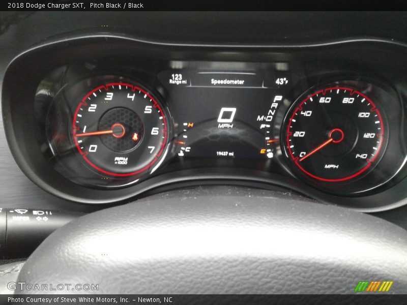 Pitch Black / Black 2018 Dodge Charger SXT