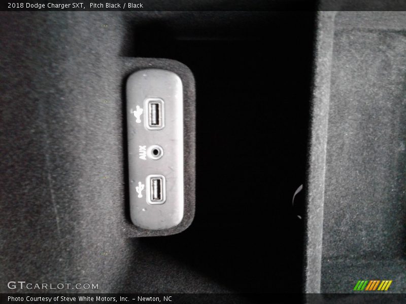 Pitch Black / Black 2018 Dodge Charger SXT