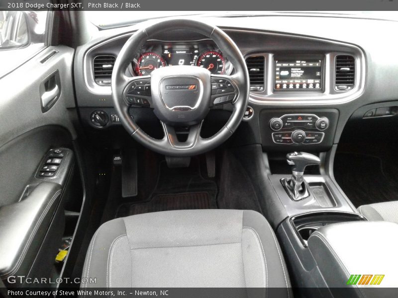 Pitch Black / Black 2018 Dodge Charger SXT
