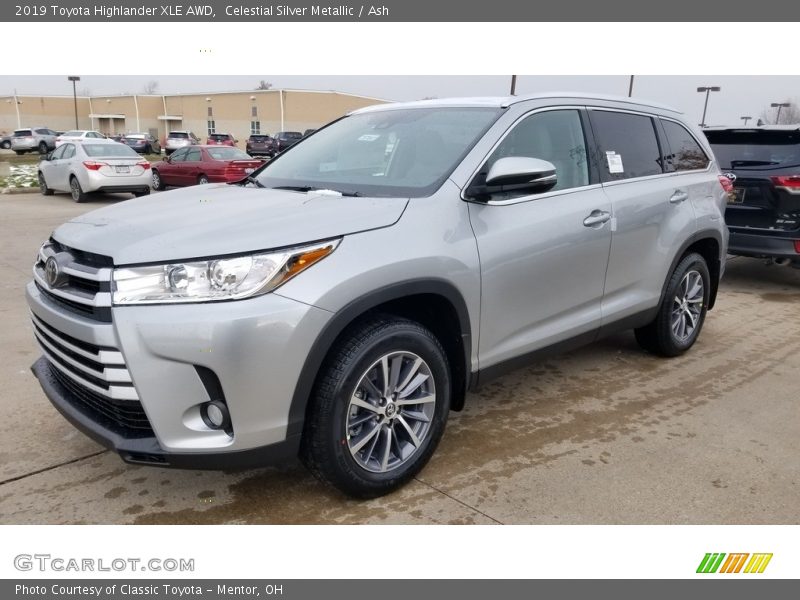 Celestial Silver Metallic / Ash 2019 Toyota Highlander XLE AWD