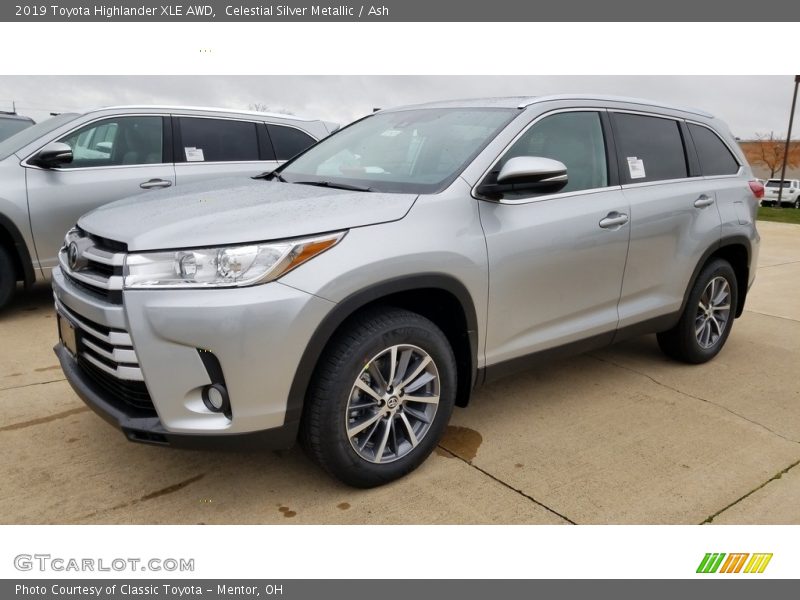 Celestial Silver Metallic / Ash 2019 Toyota Highlander XLE AWD