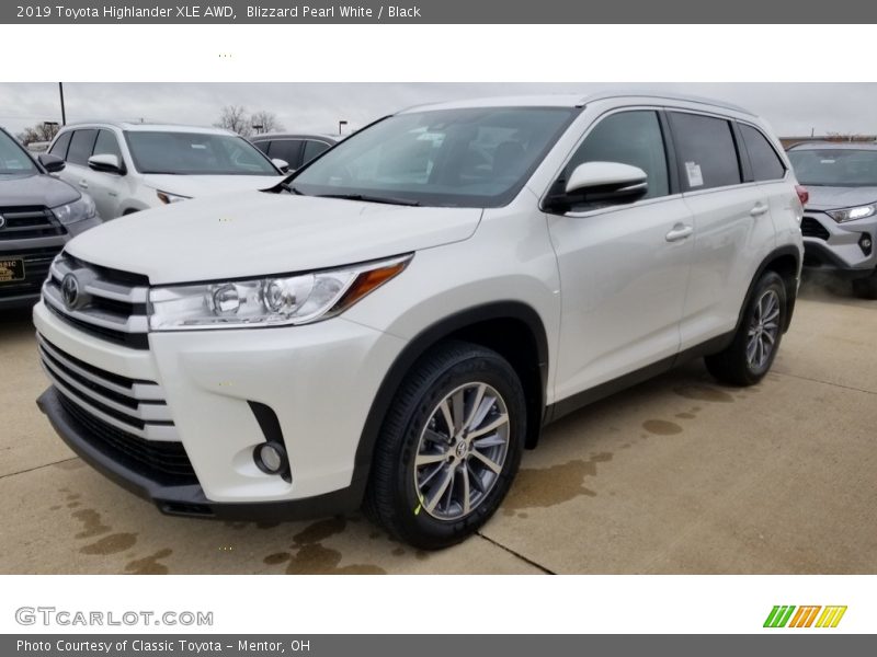 Blizzard Pearl White / Black 2019 Toyota Highlander XLE AWD