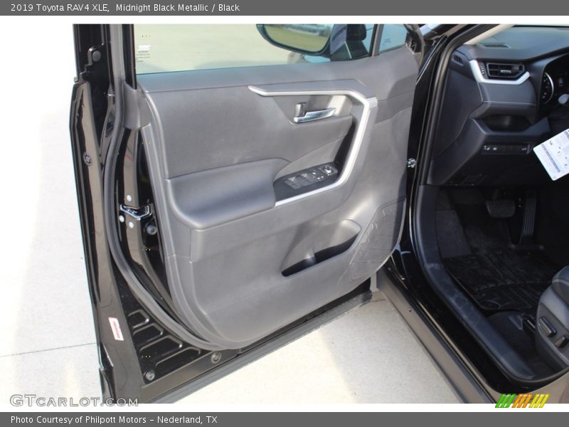 Midnight Black Metallic / Black 2019 Toyota RAV4 XLE