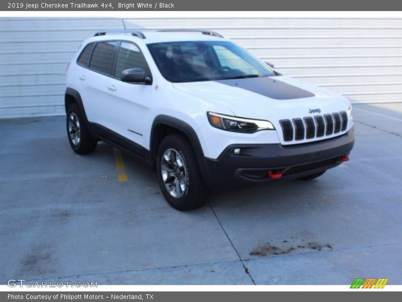 Bright White / Black 2019 Jeep Cherokee Trailhawk 4x4