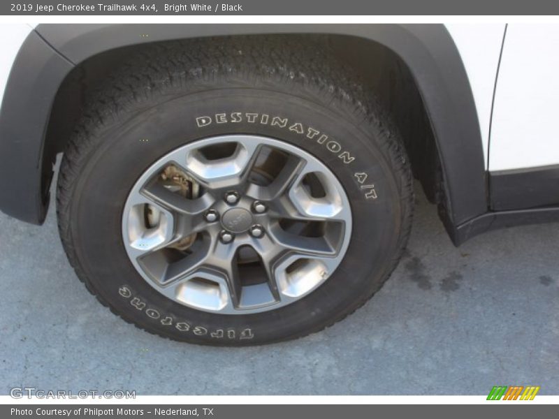Bright White / Black 2019 Jeep Cherokee Trailhawk 4x4