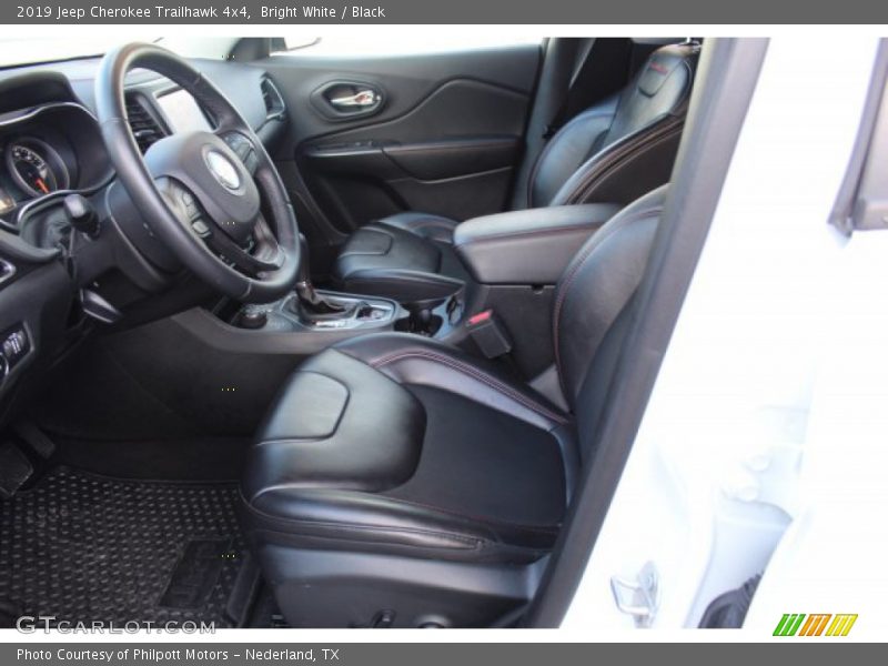 Bright White / Black 2019 Jeep Cherokee Trailhawk 4x4