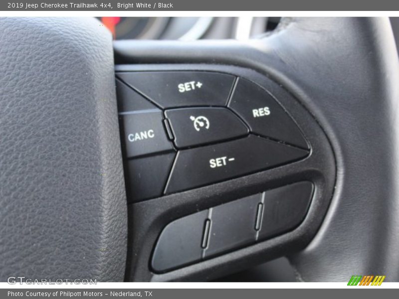 Bright White / Black 2019 Jeep Cherokee Trailhawk 4x4