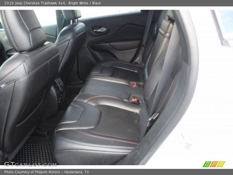 Bright White / Black 2019 Jeep Cherokee Trailhawk 4x4