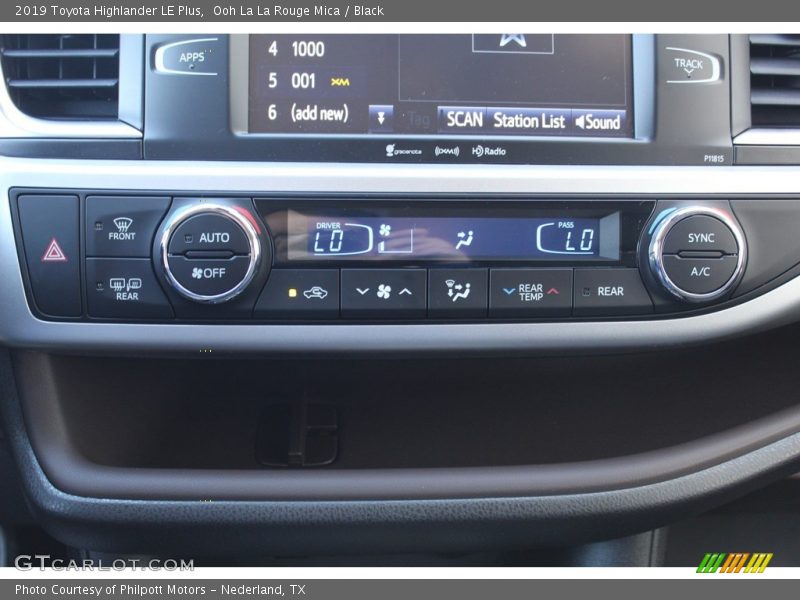 Ooh La La Rouge Mica / Black 2019 Toyota Highlander LE Plus