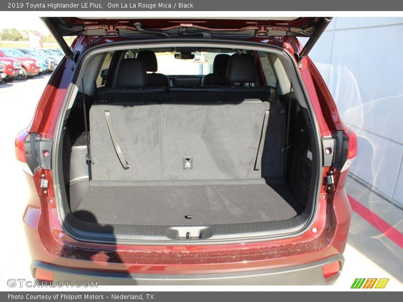 Ooh La La Rouge Mica / Black 2019 Toyota Highlander LE Plus
