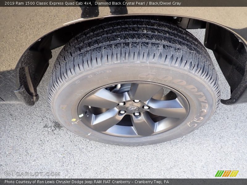 Diamond Black Crystal Pearl / Black/Diesel Gray 2019 Ram 1500 Classic Express Quad Cab 4x4