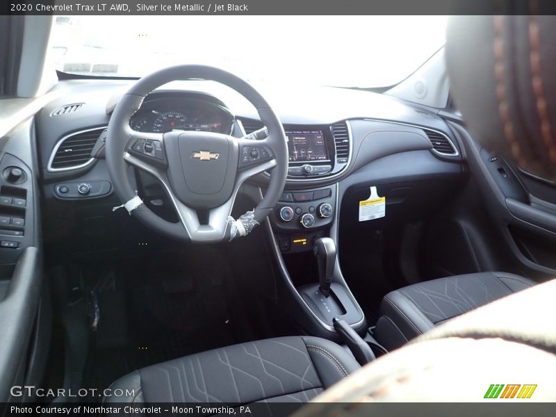 Silver Ice Metallic / Jet Black 2020 Chevrolet Trax LT AWD
