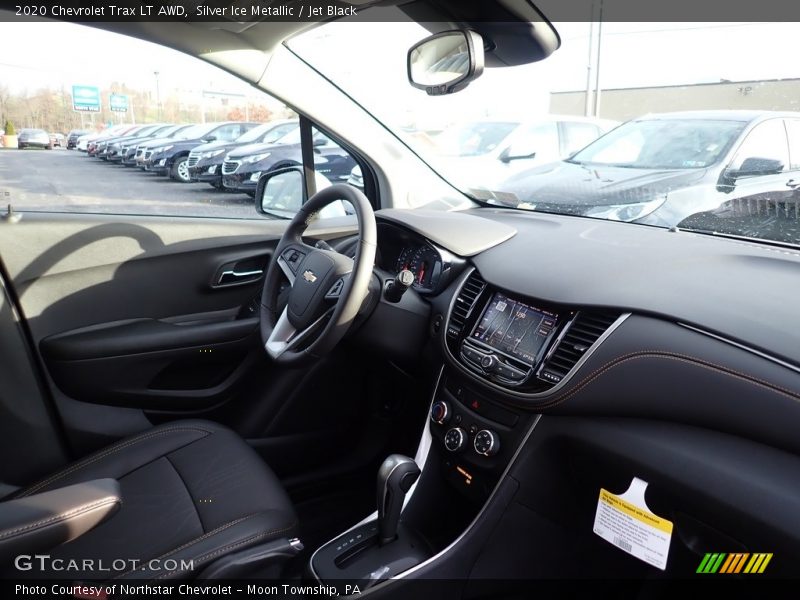 Silver Ice Metallic / Jet Black 2020 Chevrolet Trax LT AWD