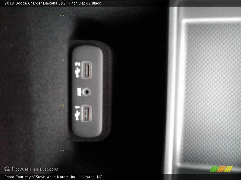 Pitch Black / Black 2019 Dodge Charger Daytona 392