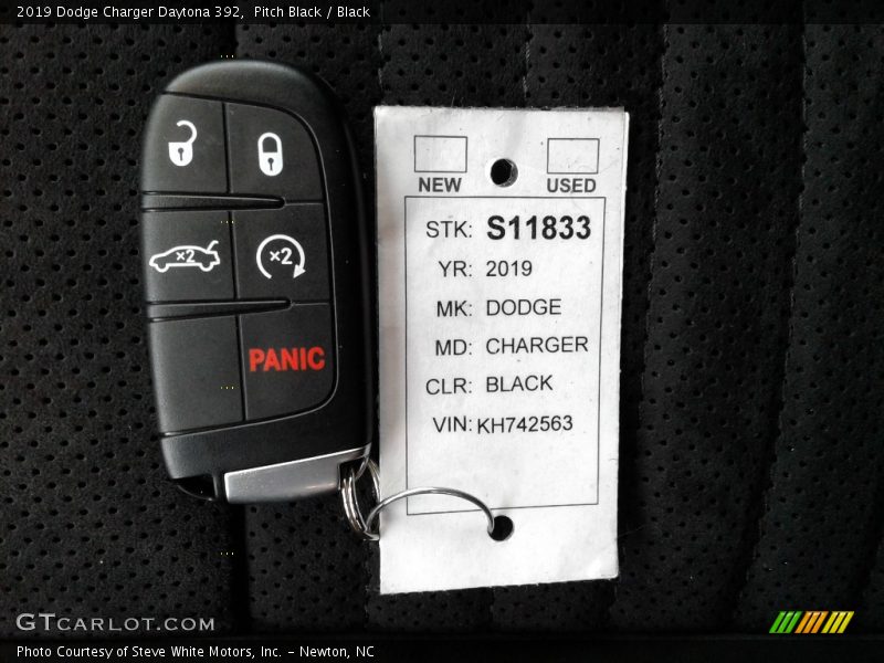 Pitch Black / Black 2019 Dodge Charger Daytona 392