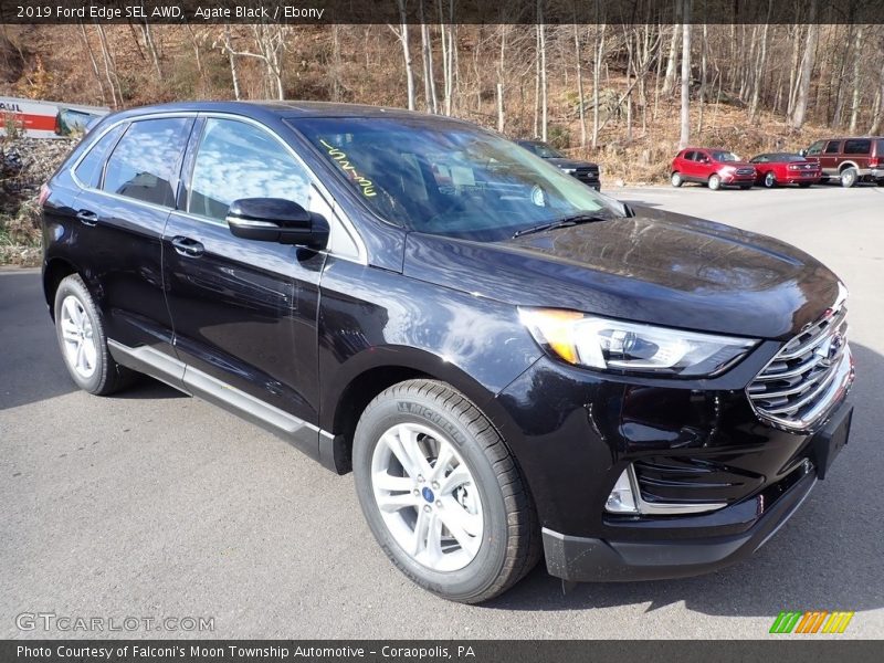 Front 3/4 View of 2019 Edge SEL AWD