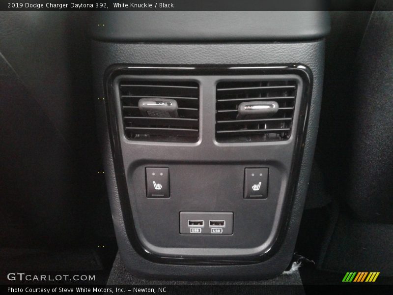 White Knuckle / Black 2019 Dodge Charger Daytona 392
