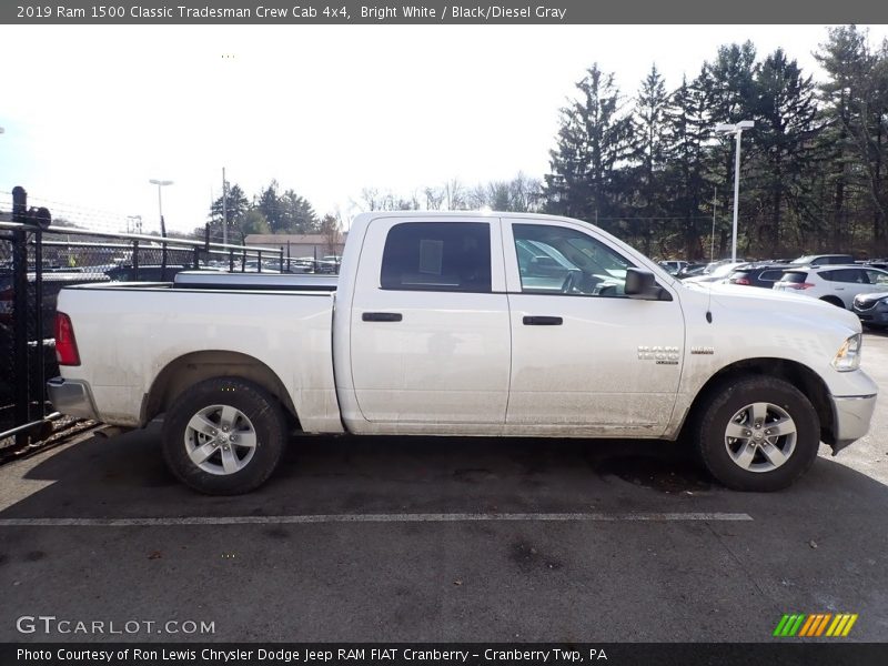 Bright White / Black/Diesel Gray 2019 Ram 1500 Classic Tradesman Crew Cab 4x4