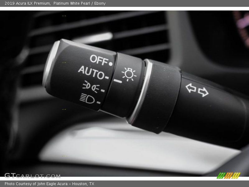 Platinum White Pearl / Ebony 2019 Acura ILX Premium