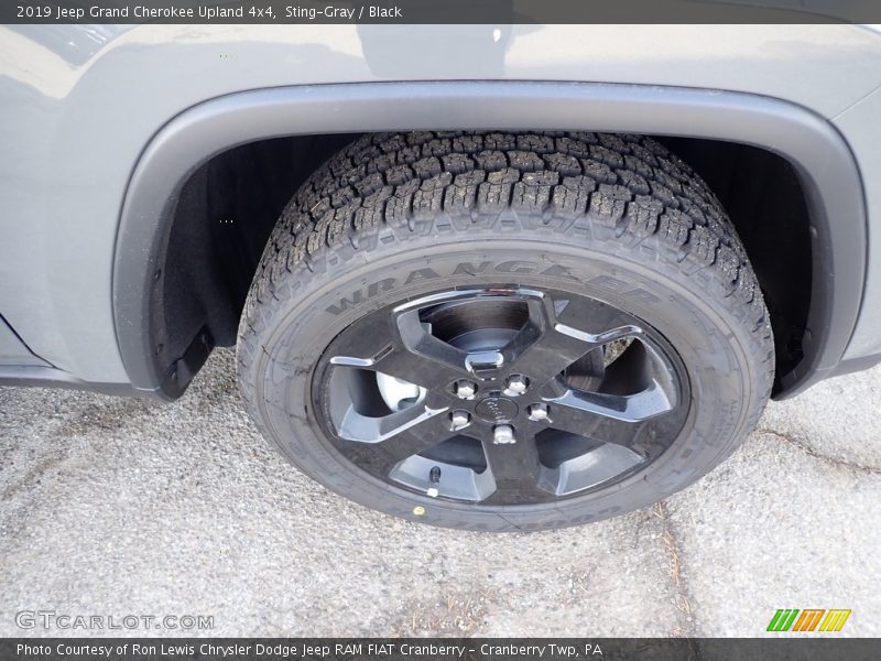 Sting-Gray / Black 2019 Jeep Grand Cherokee Upland 4x4