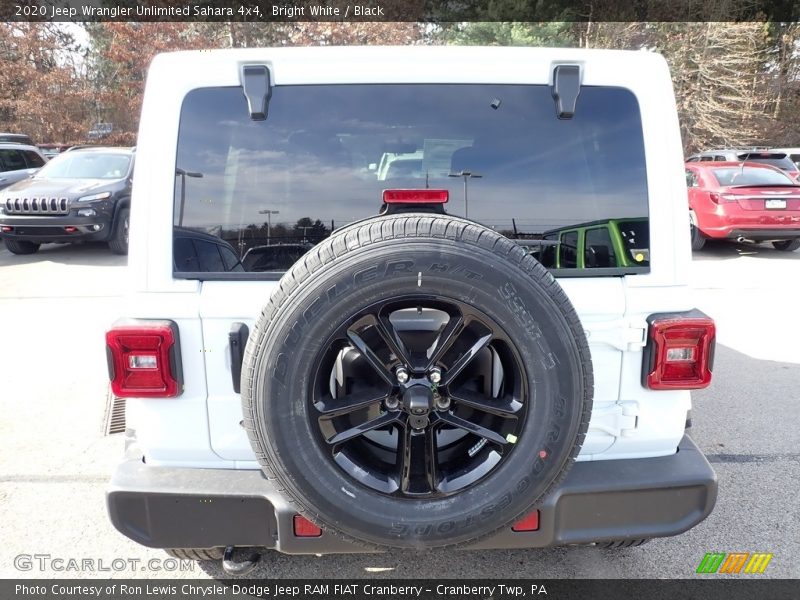 Bright White / Black 2020 Jeep Wrangler Unlimited Sahara 4x4