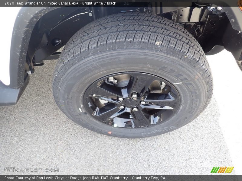 Bright White / Black 2020 Jeep Wrangler Unlimited Sahara 4x4