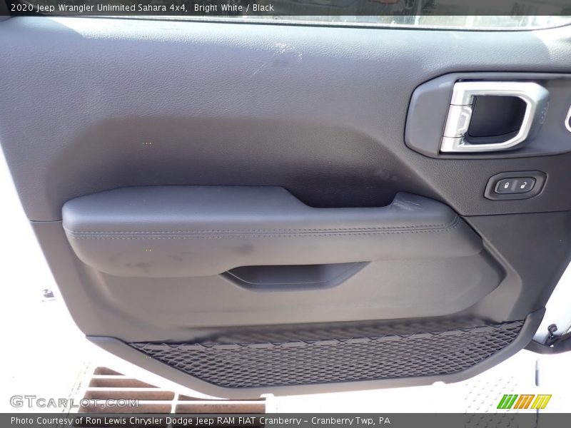 Bright White / Black 2020 Jeep Wrangler Unlimited Sahara 4x4