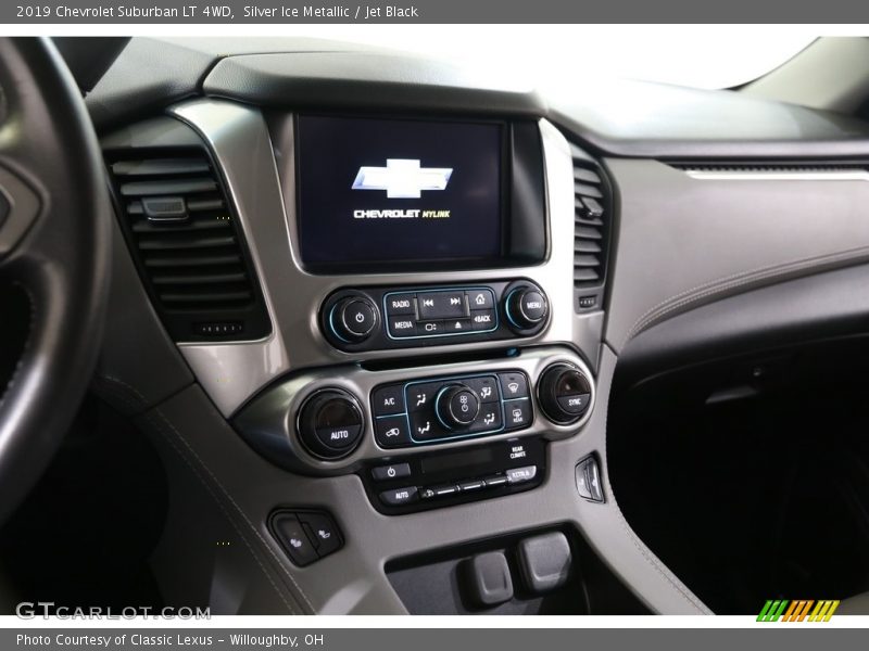 Silver Ice Metallic / Jet Black 2019 Chevrolet Suburban LT 4WD
