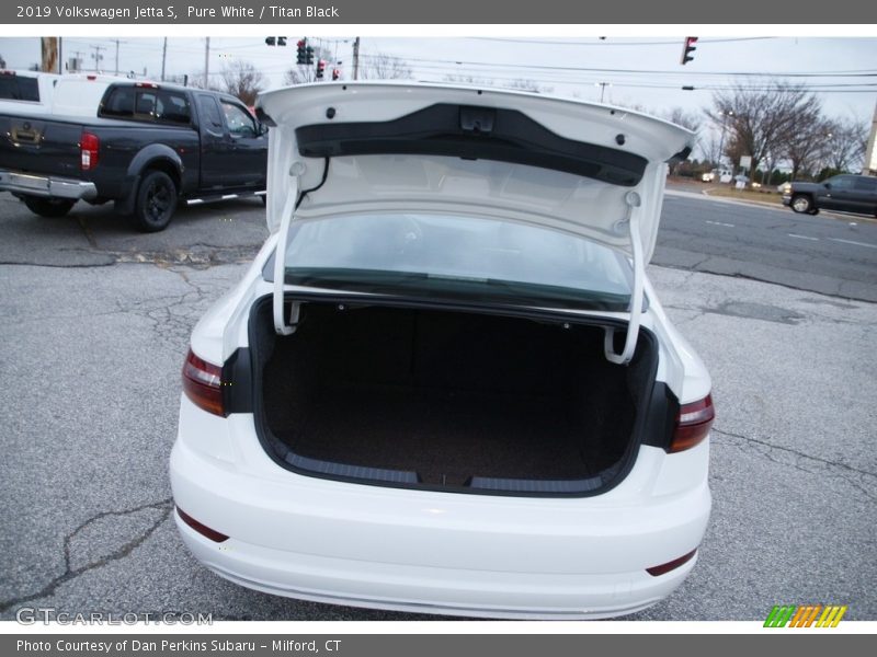Pure White / Titan Black 2019 Volkswagen Jetta S