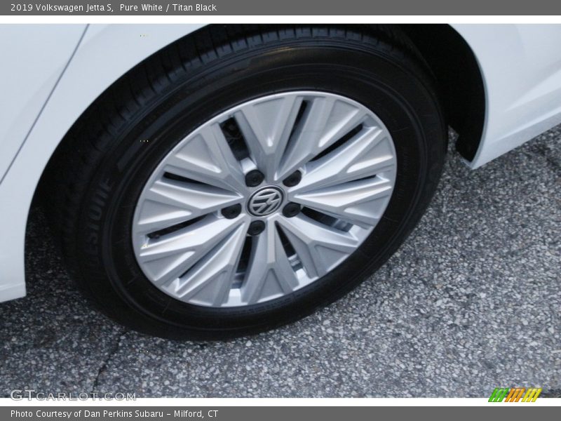 Pure White / Titan Black 2019 Volkswagen Jetta S