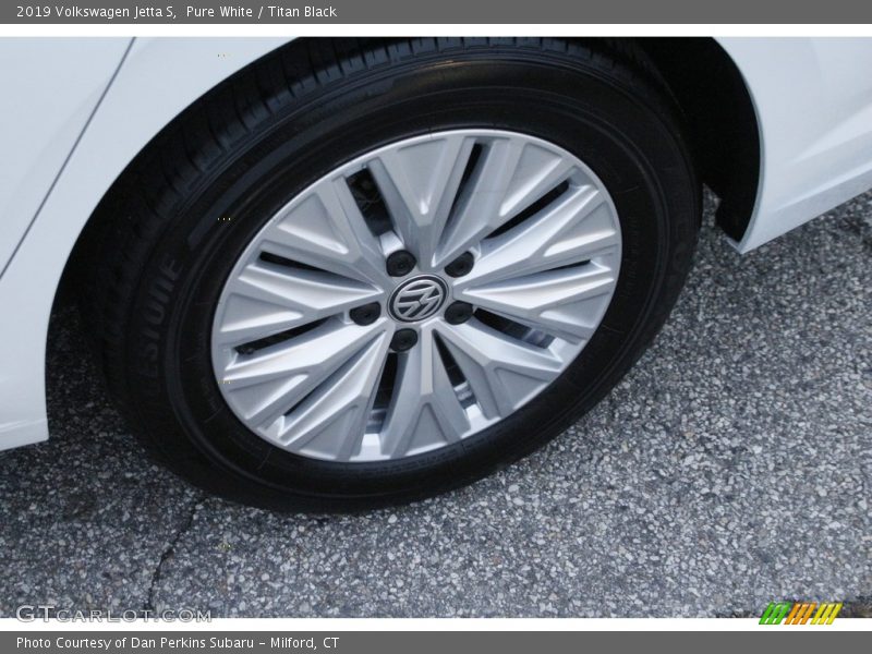 Pure White / Titan Black 2019 Volkswagen Jetta S