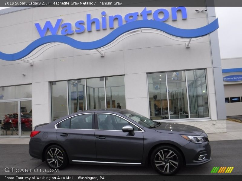 Magnetite Gray Metallic / Titanium Gray 2019 Subaru Legacy 2.5i