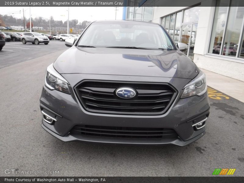 Magnetite Gray Metallic / Titanium Gray 2019 Subaru Legacy 2.5i